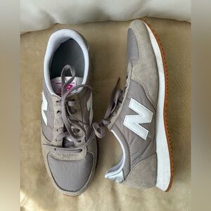 New Balance 220 low profile sneakers size 8 taupe